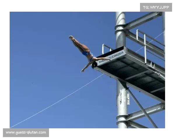 高台跳水传奇亨特挑战27米台退役演出再现惊艳时刻